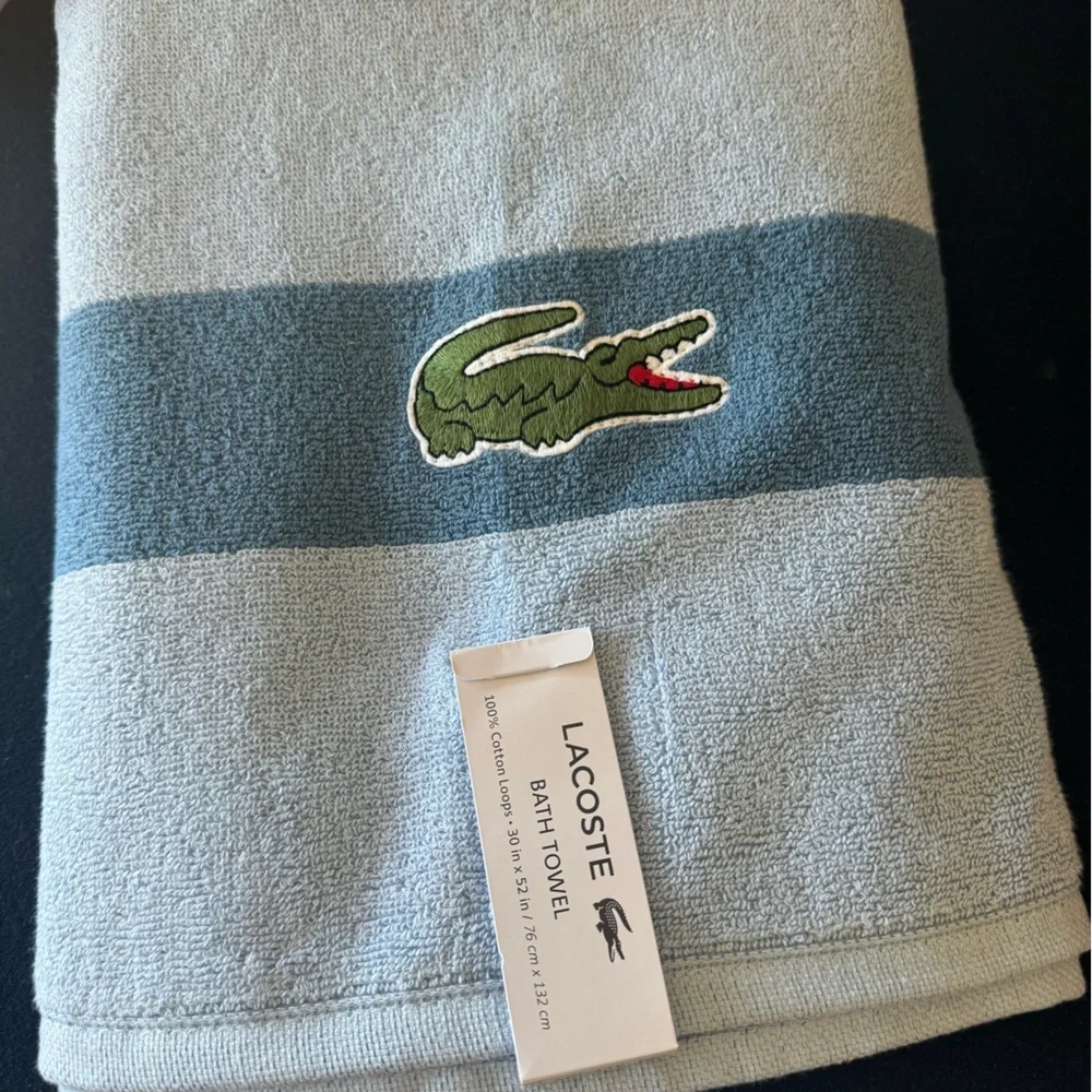 LACOSTE “his & hers” towel set! 💙🐊🩷100% cotton, beautiful colors, see photos: